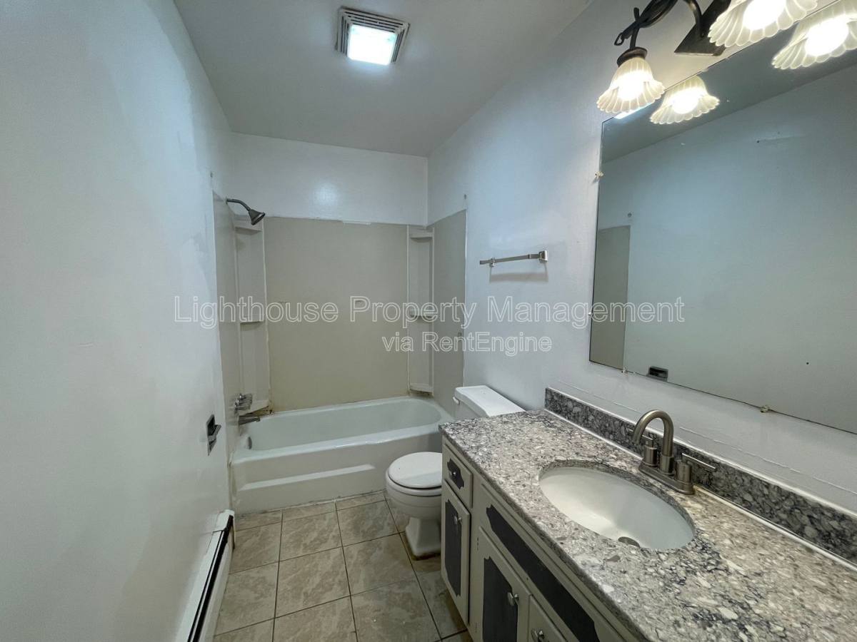 Apartment for rent at 2860 S 9th St #1, Kalamazoo, MI 49009
