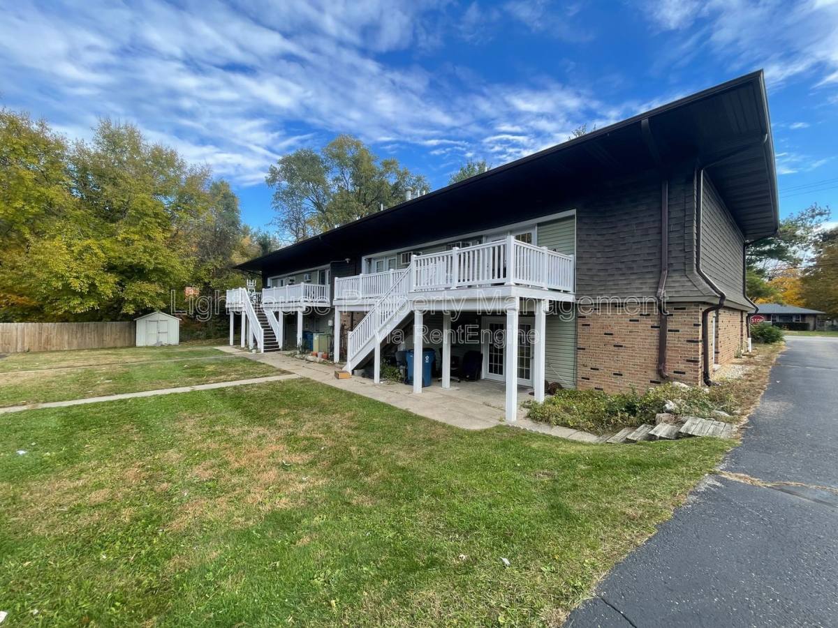 Apartment for rent at 2860 S 9th St #1, Kalamazoo, MI 49009