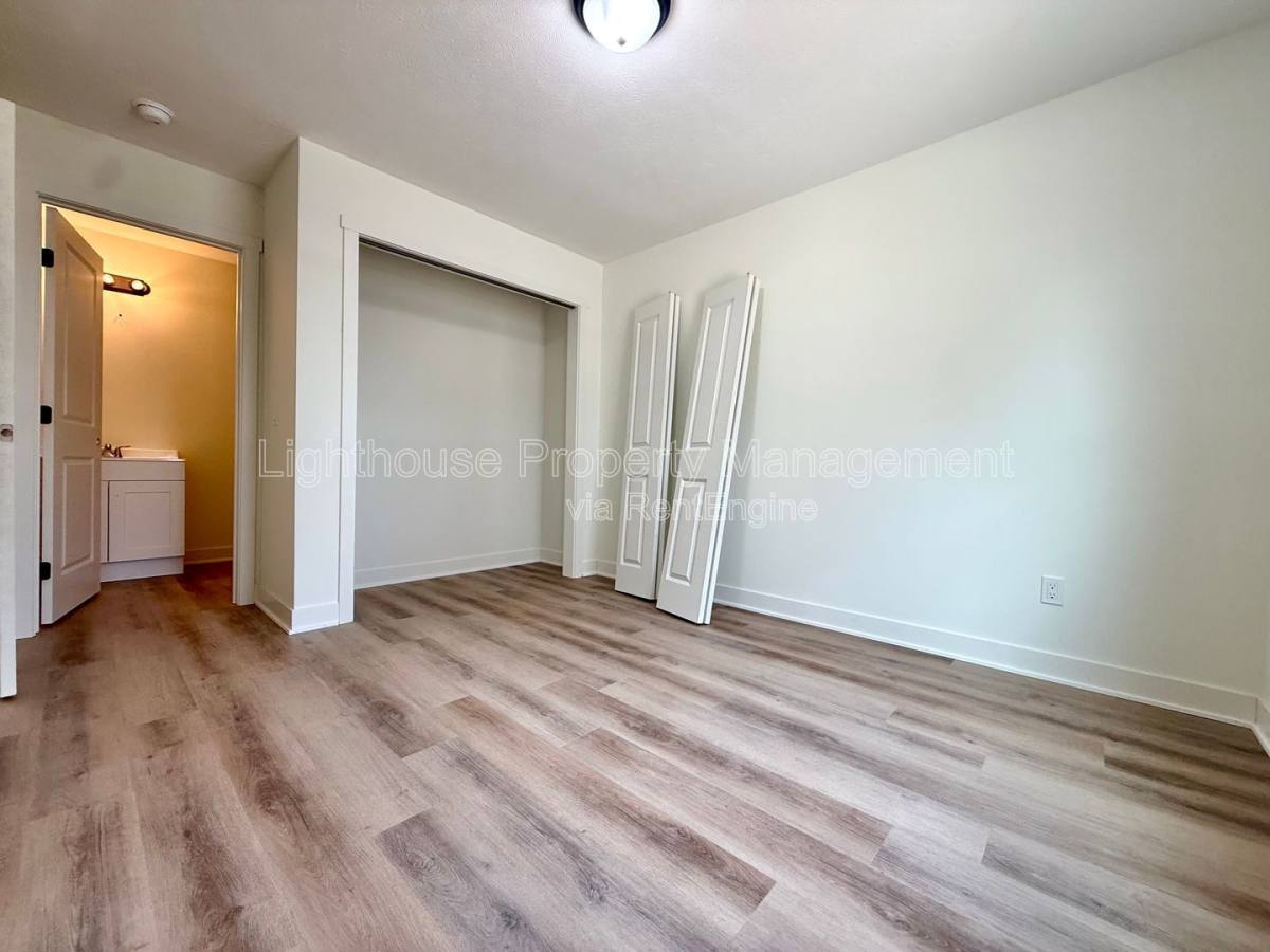 Apartment for rent at 313 Orchard Ave, Muskegon, MI 49442
