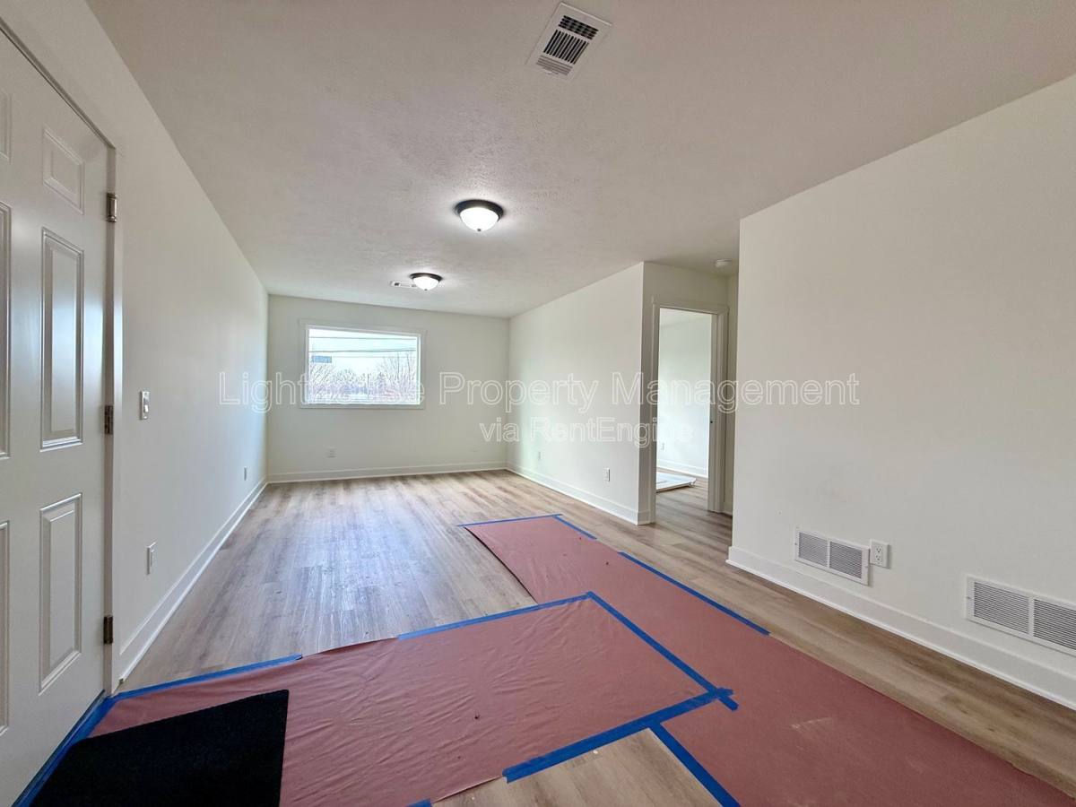 Apartment for rent at 313 Orchard Ave, Muskegon, MI 49442