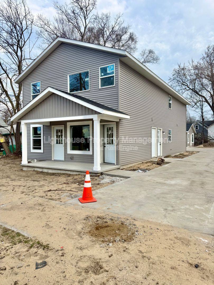 Apartment for rent at 313 Orchard Ave, Muskegon, MI 49442