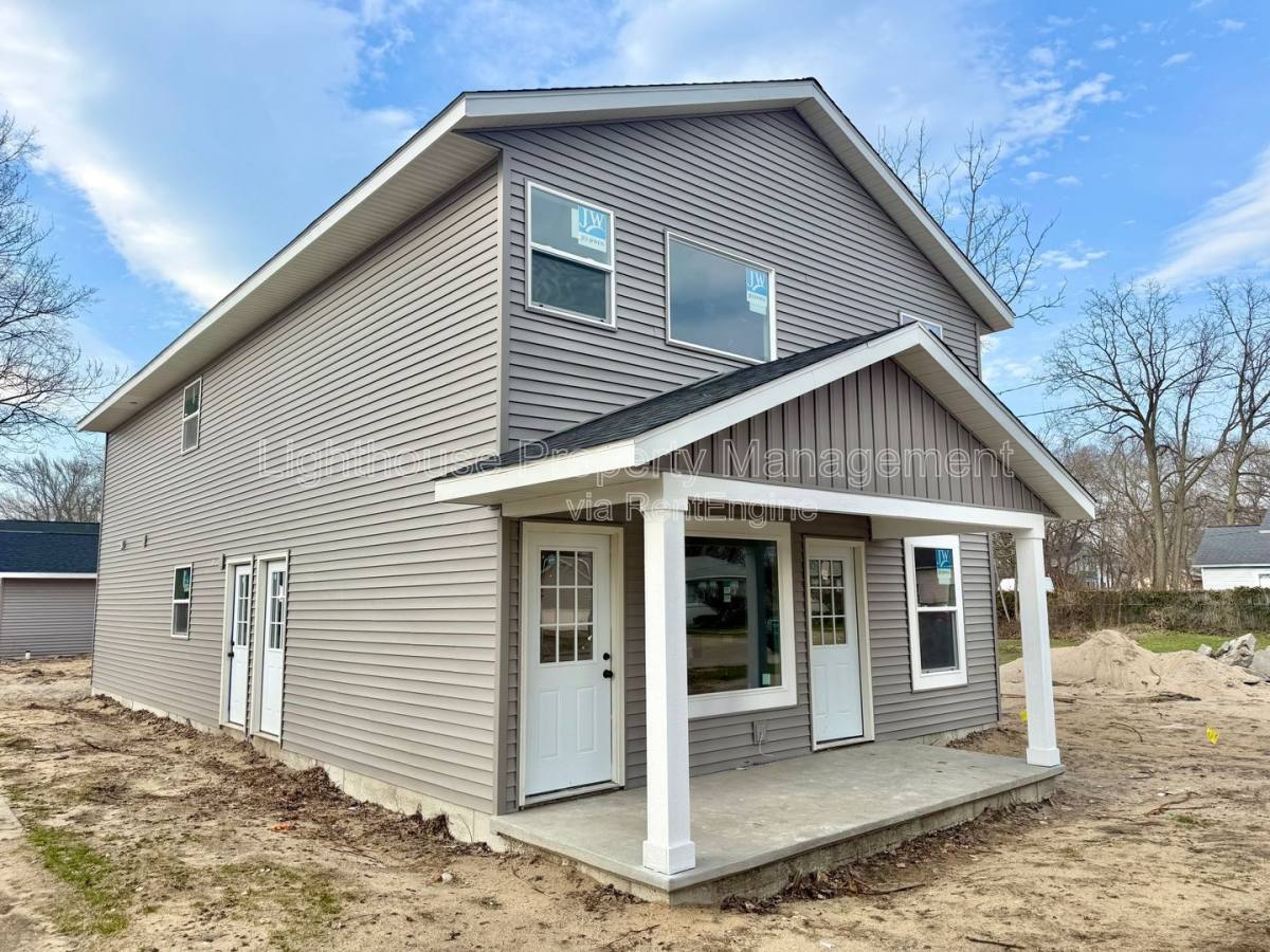 Apartment for rent at 313 Orchard Ave #1, Muskegon, MI 49442
