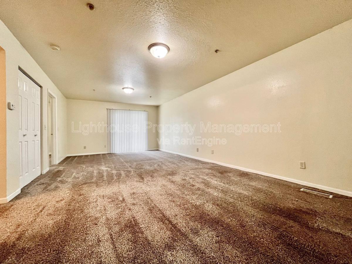 Apartment for rent at 860 Marquette Ave #15, Muskegon, MI 49442