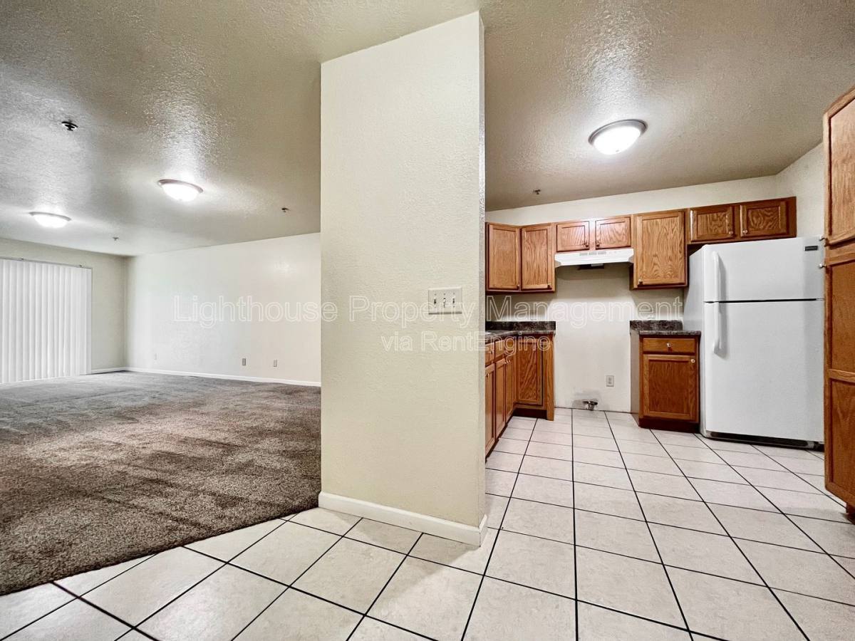 Apartment for rent at 860 Marquette Ave #15, Muskegon, MI 49442