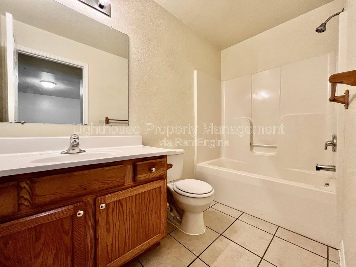 Apartment for rent at 860 Marquette Ave #15, Muskegon, MI 49442