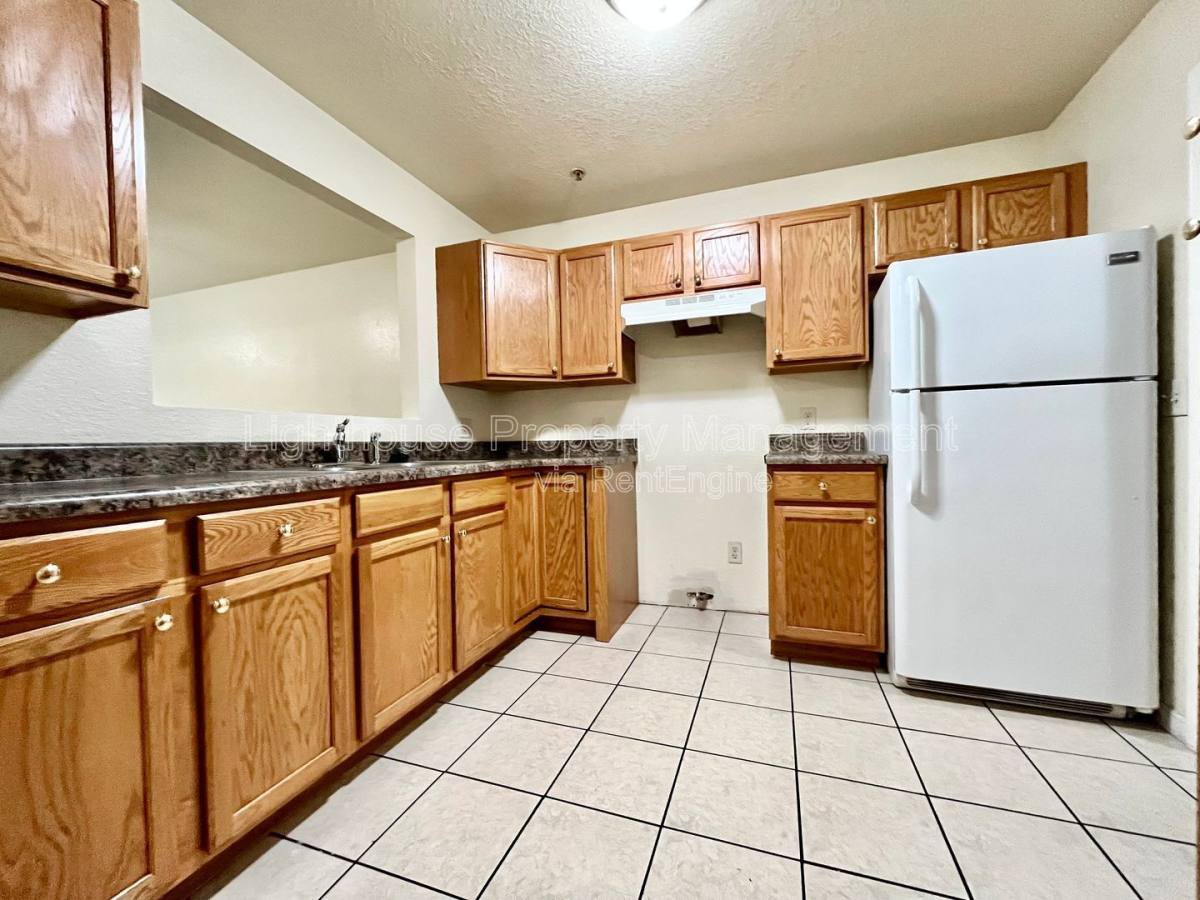 Apartment for rent at 860 Marquette Ave #15, Muskegon, MI 49442