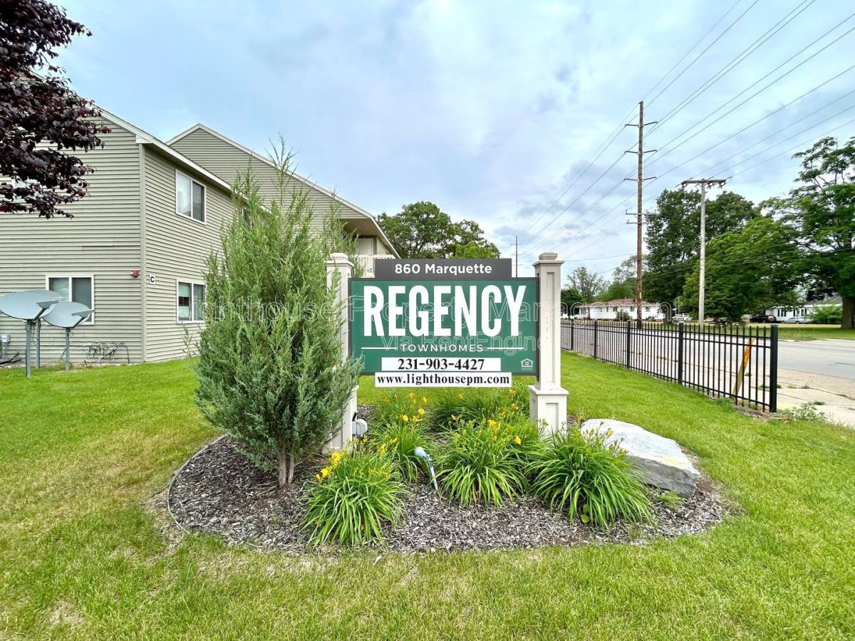 Apartment for rent at 860 Marquette Ave #15, Muskegon, MI 49442