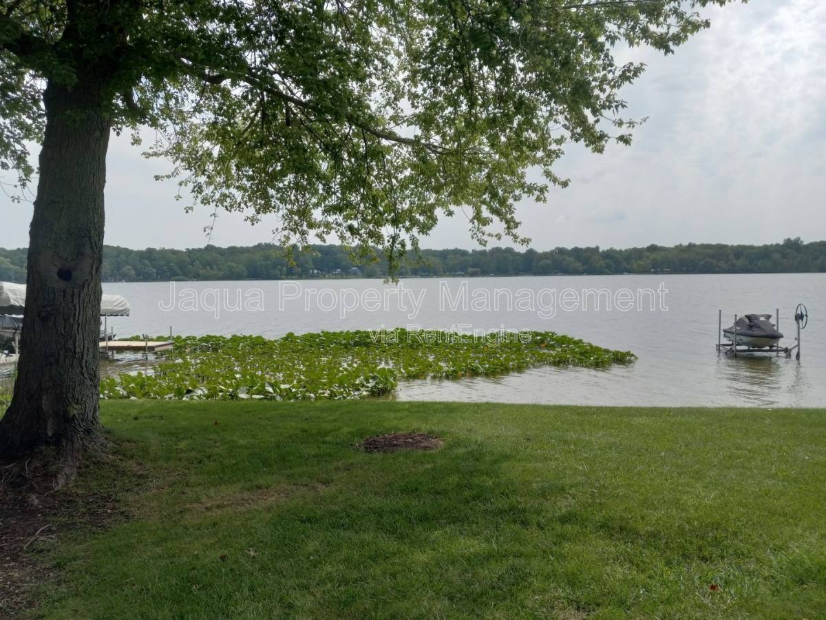House for rent at 44361 66th St, Bangor, MI 49013
