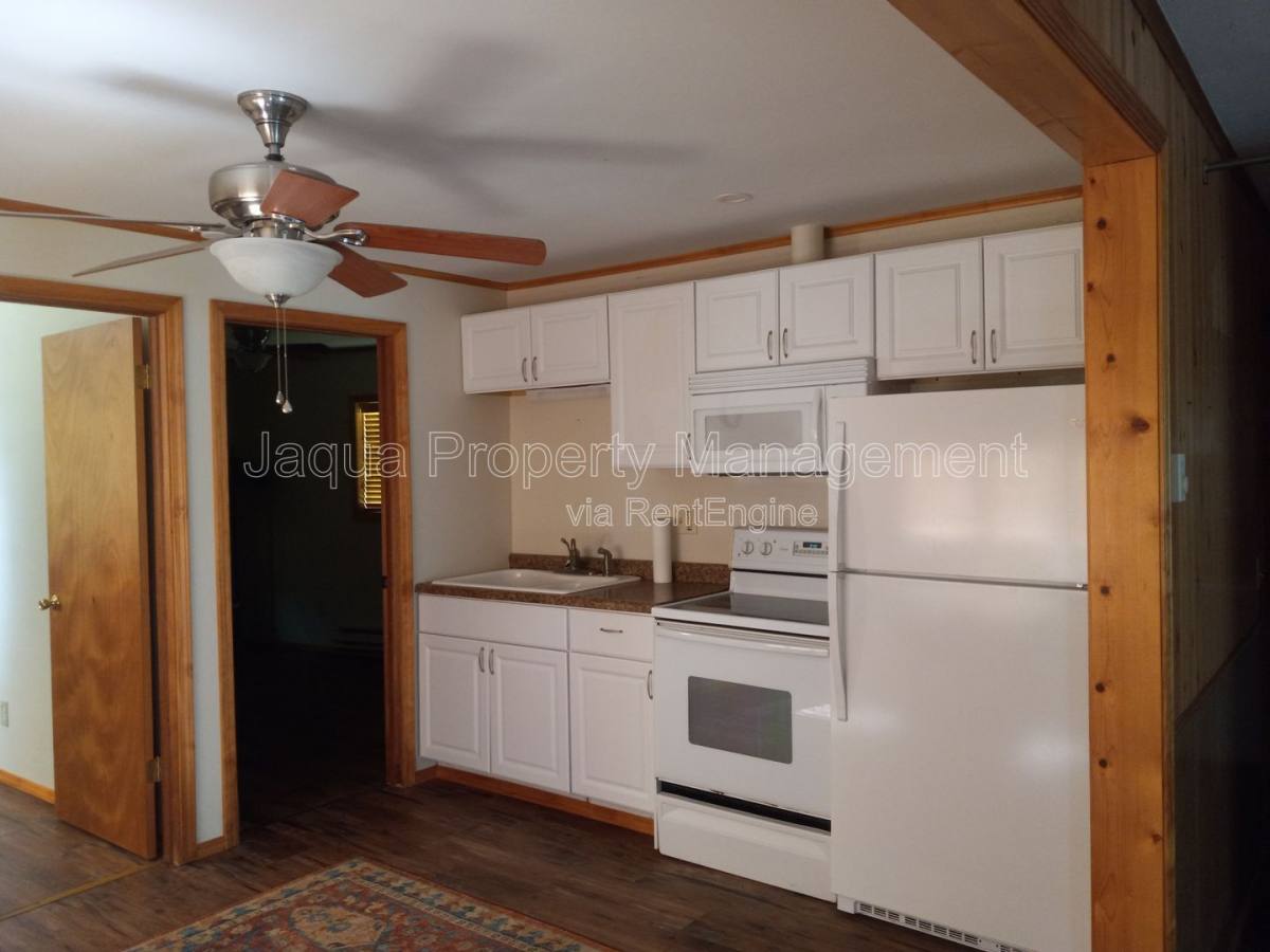 House for rent at 44361 66th St, Bangor, MI 49013