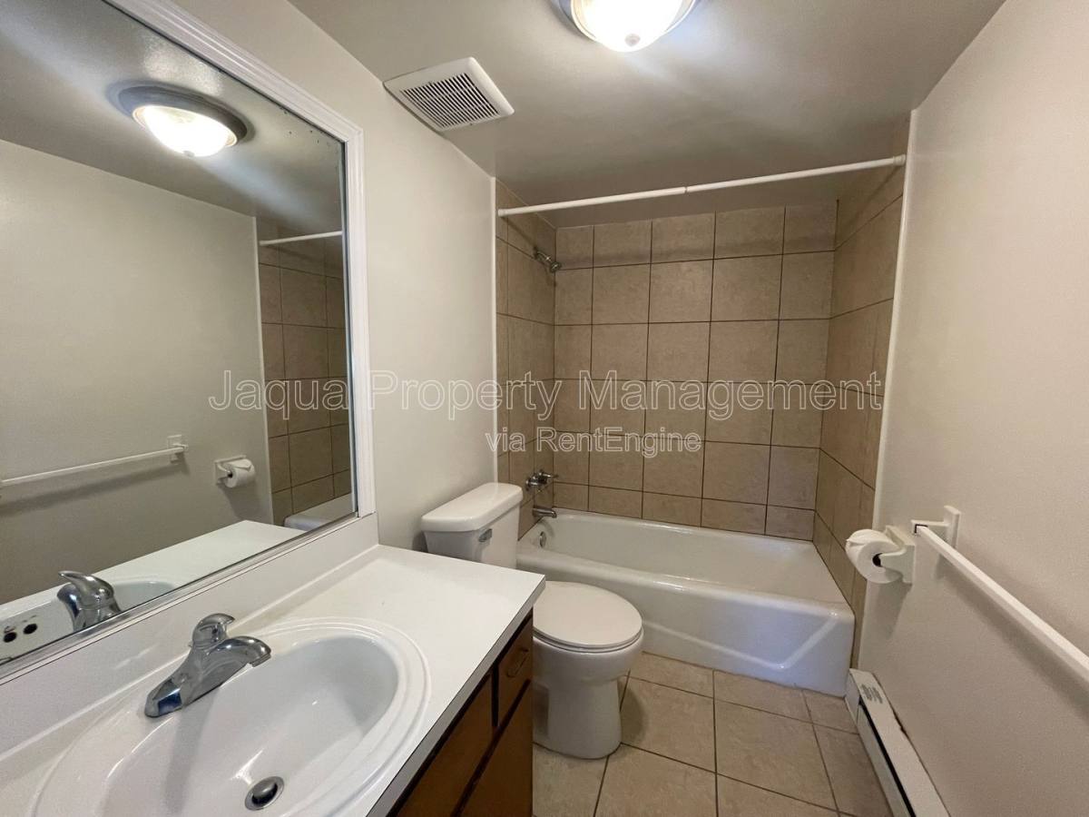 Condo for rent at 722 W Kilgore Rd #203, Kalamazoo, MI 49008