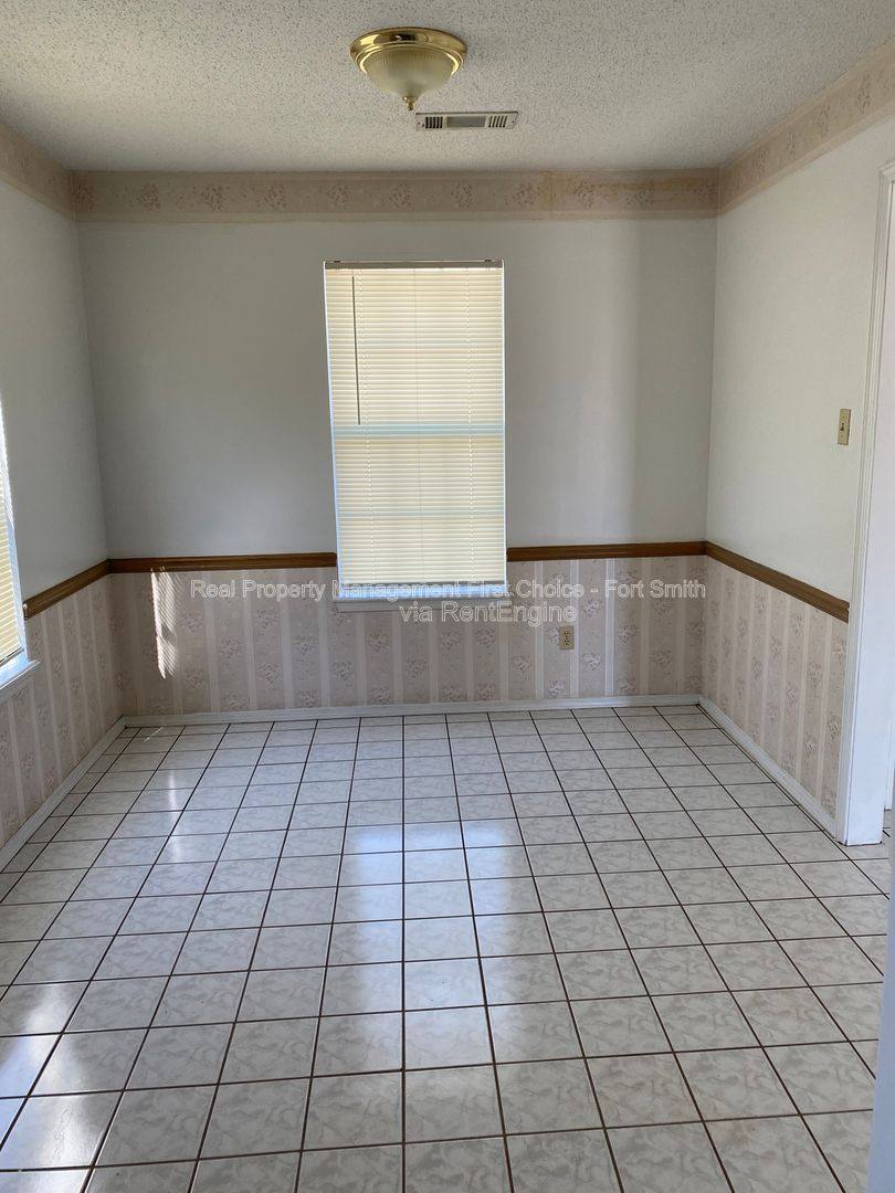 House for rent at 3505 Ridgeway Dr, Fort Smith, AR 72904
