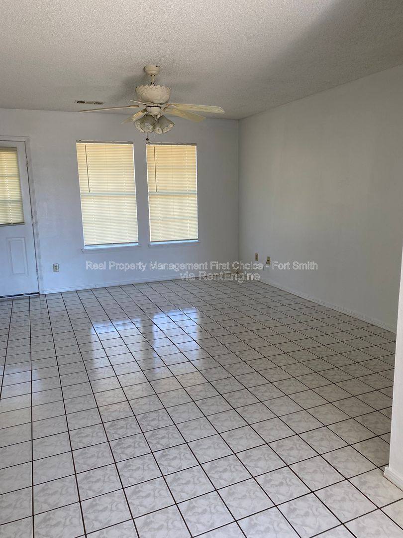 House for rent at 3505 Ridgeway Dr, Fort Smith, AR 72904