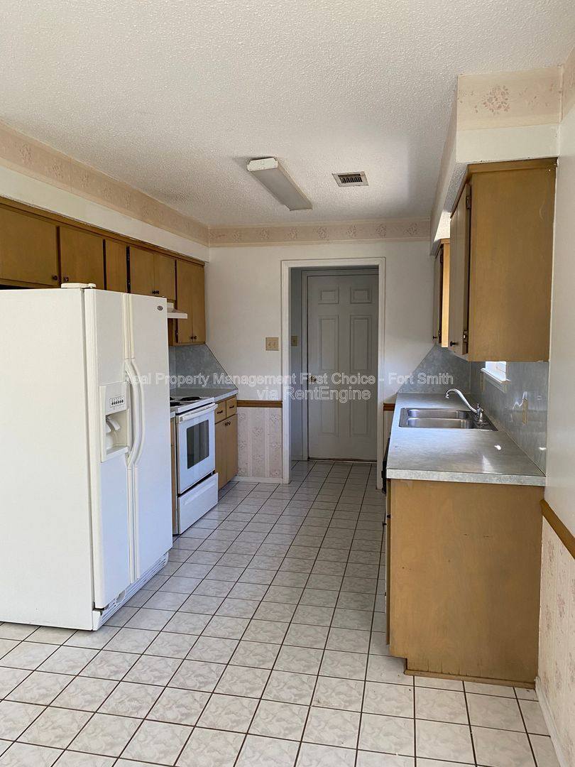 House for rent at 3505 Ridgeway Dr, Fort Smith, AR 72904