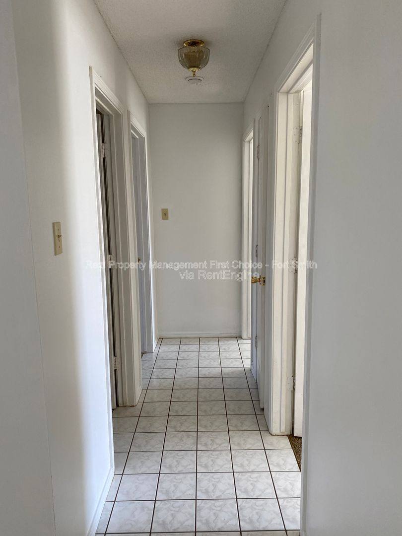 House for rent at 3505 Ridgeway Dr, Fort Smith, AR 72904