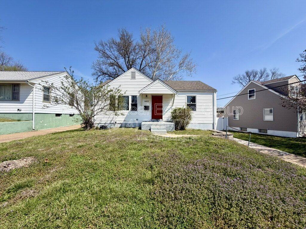 House for rent at 9905 Iveland Dr, Saint Louis, MO 63114