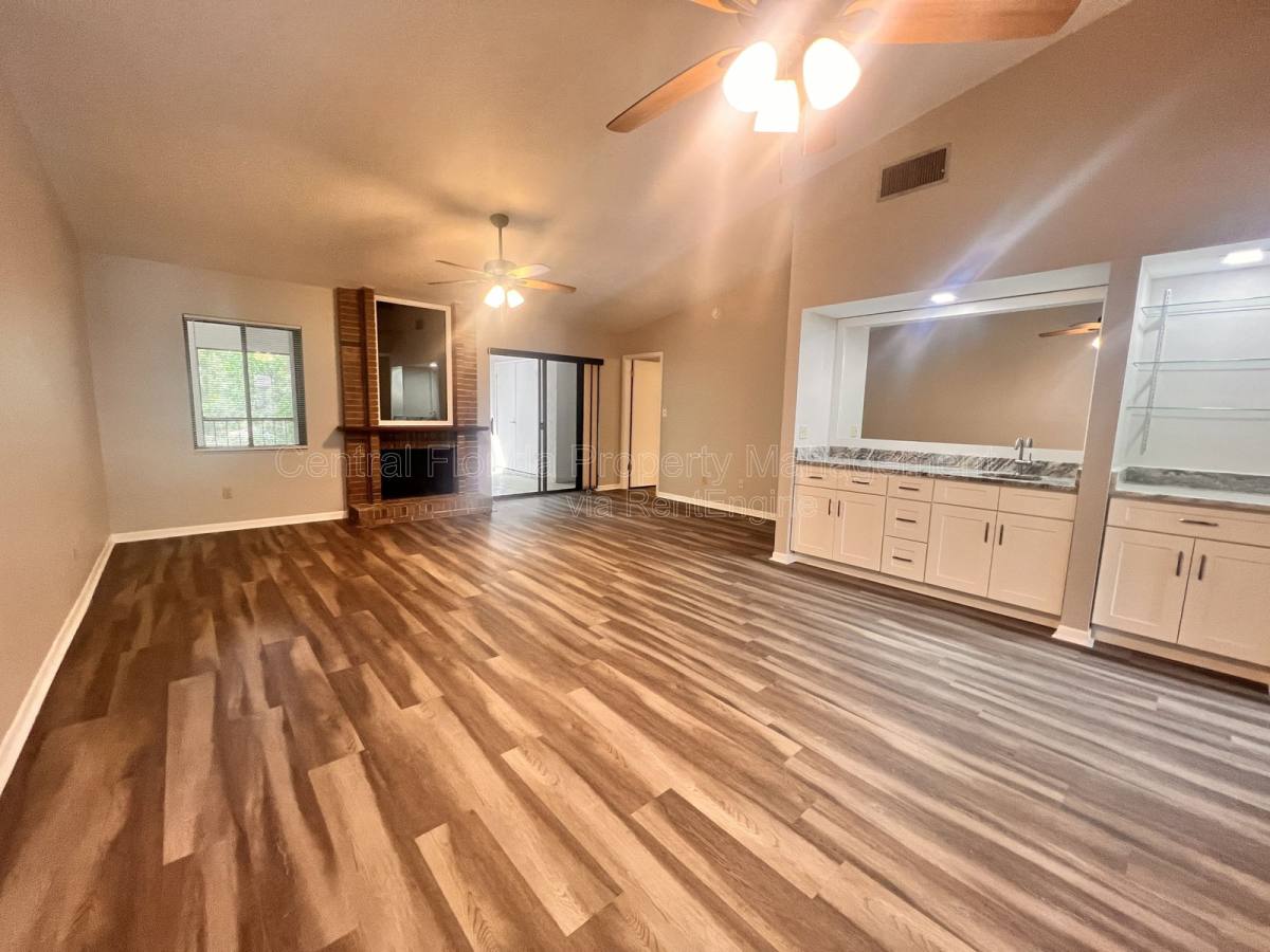 Condo for rent at 17 Escondido Circle #1 239, Altamonte Springs, FL 32701