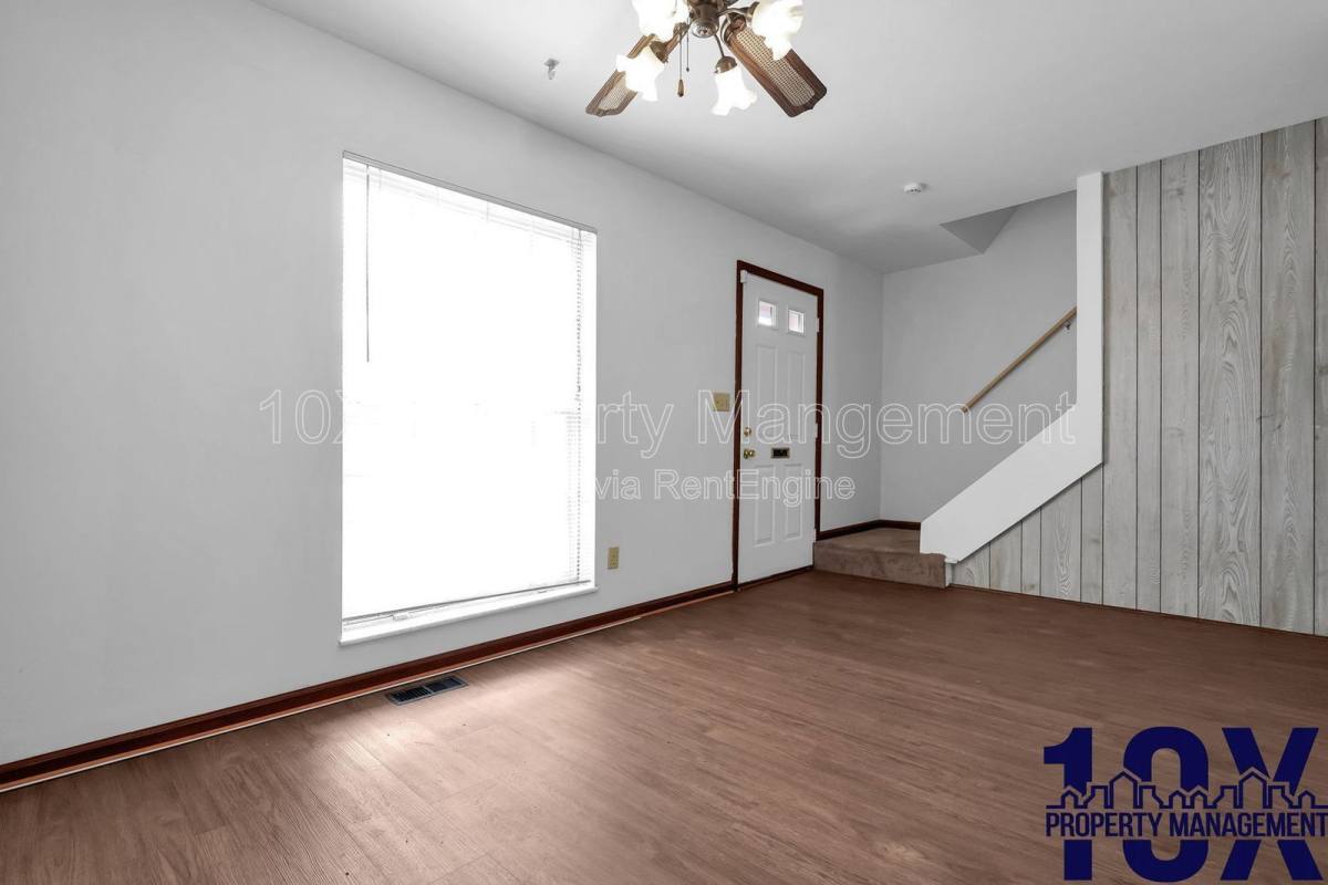 House for rent at 141 Beacon Run W, Columbus, OH 43228