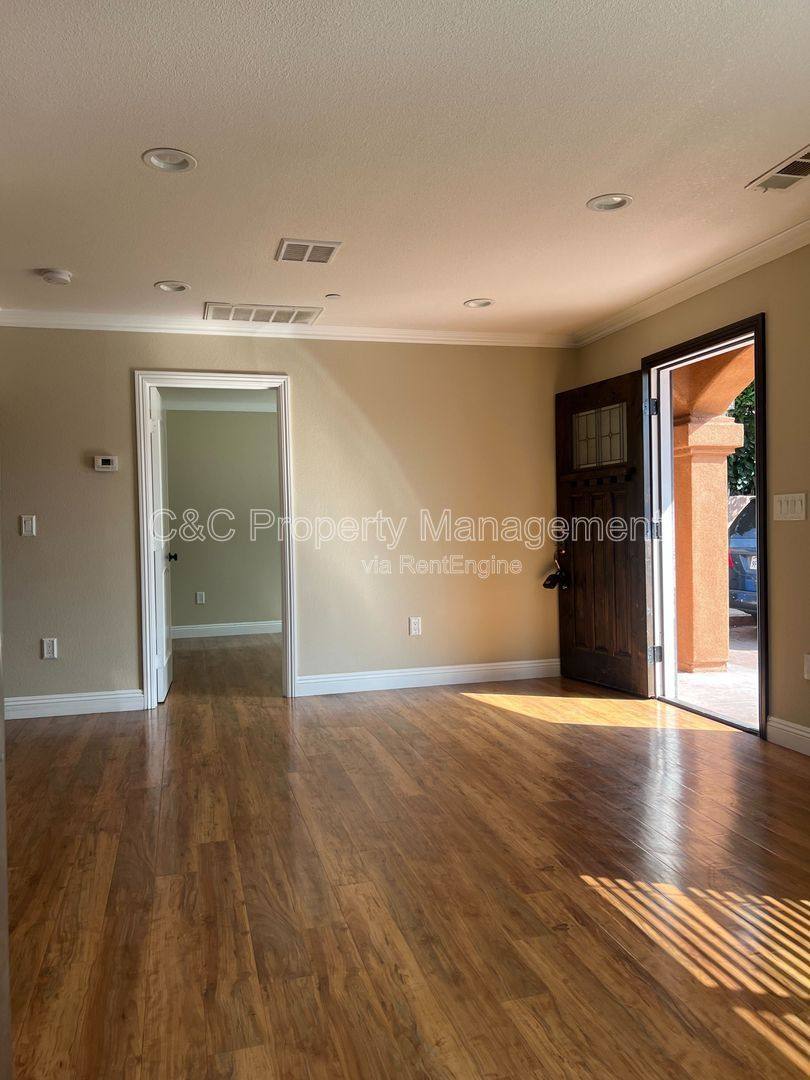 Apartment for rent at 1445 1 2 S Sunol Dr, Los Angeles, CA 90023