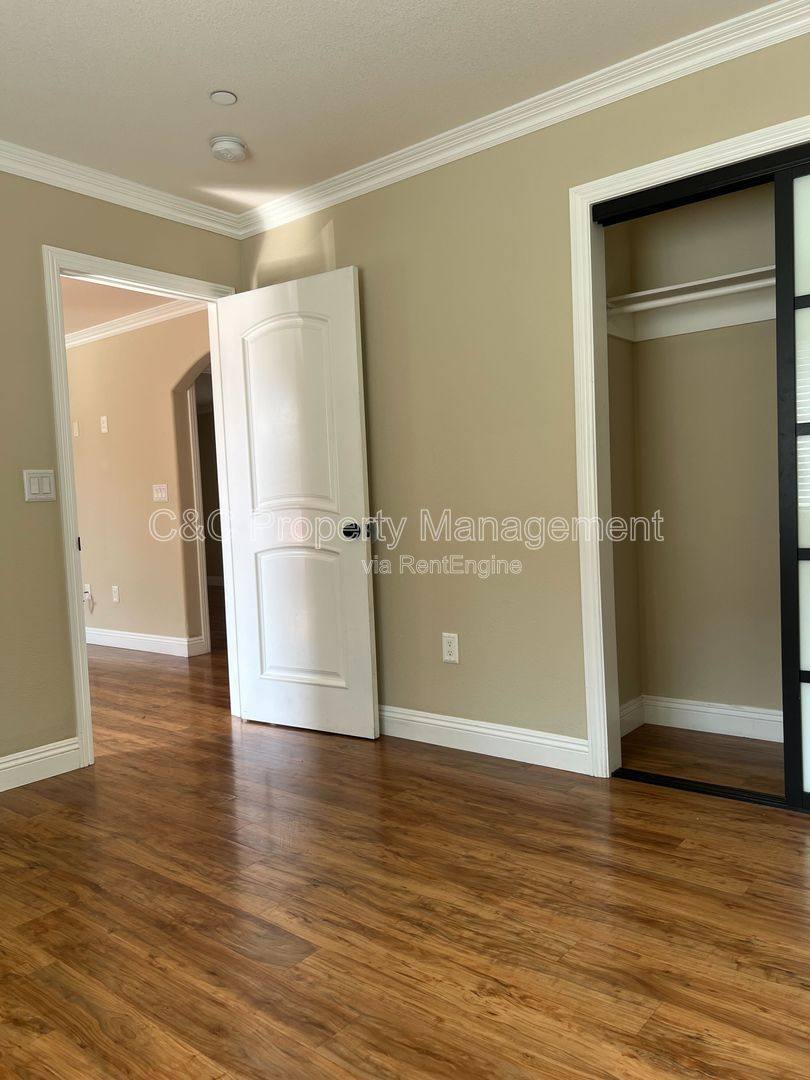 Apartment for rent at 1445 1 2 S Sunol Dr, Los Angeles, CA 90023