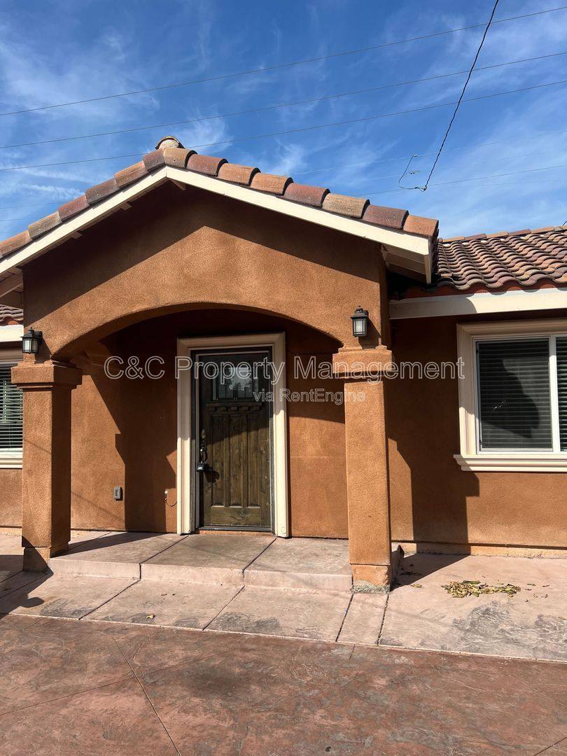 Apartment for rent at 1445 1 2 S Sunol Dr, Los Angeles, CA 90023