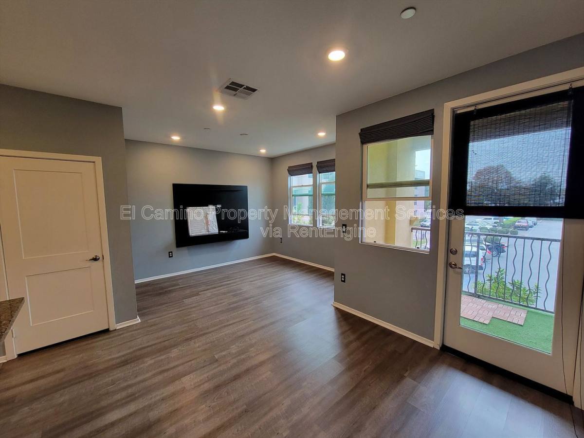 Apartment for rent at 10244 Artesia Blvd, Bellflower, CA 90706