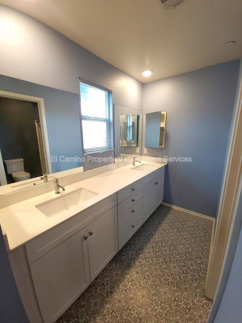 Apartment for rent at 10244 Artesia Blvd, Bellflower, CA 90706