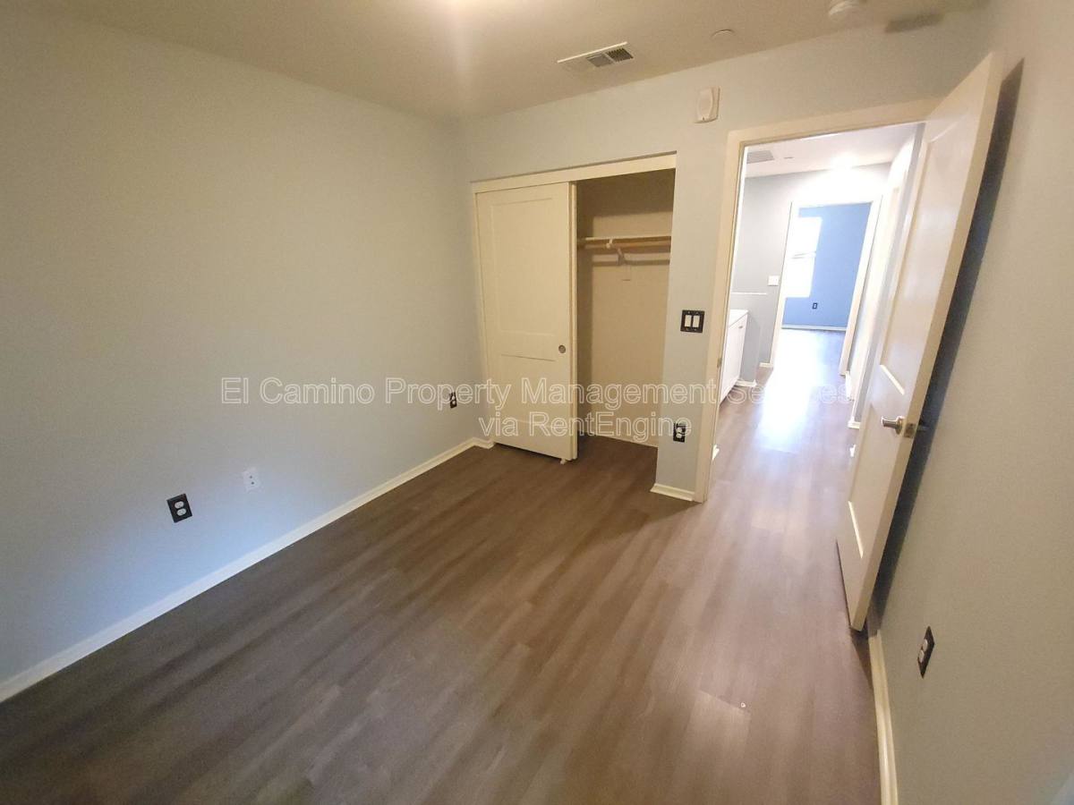 Apartment for rent at 10244 Artesia Blvd, Bellflower, CA 90706