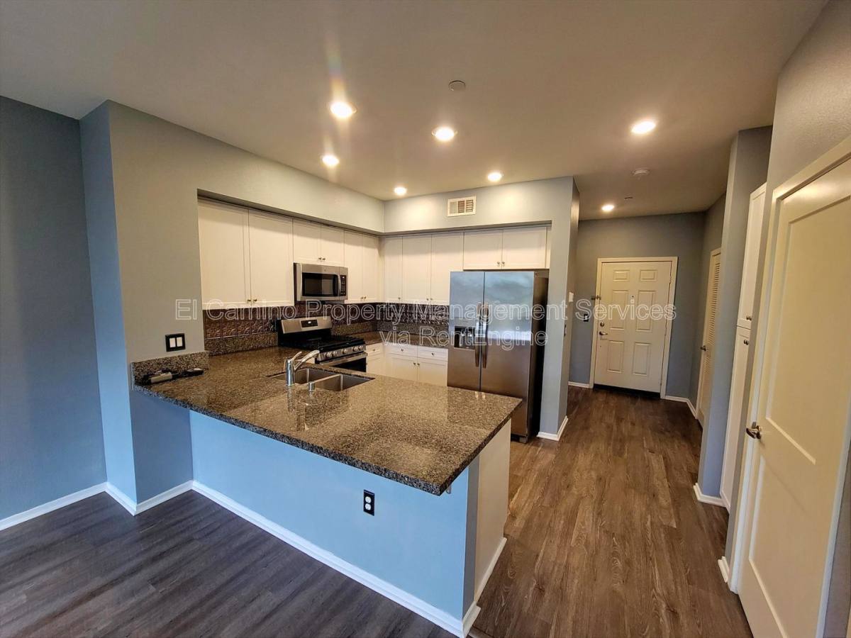 Apartment for rent at 10244 Artesia Blvd, Bellflower, CA 90706