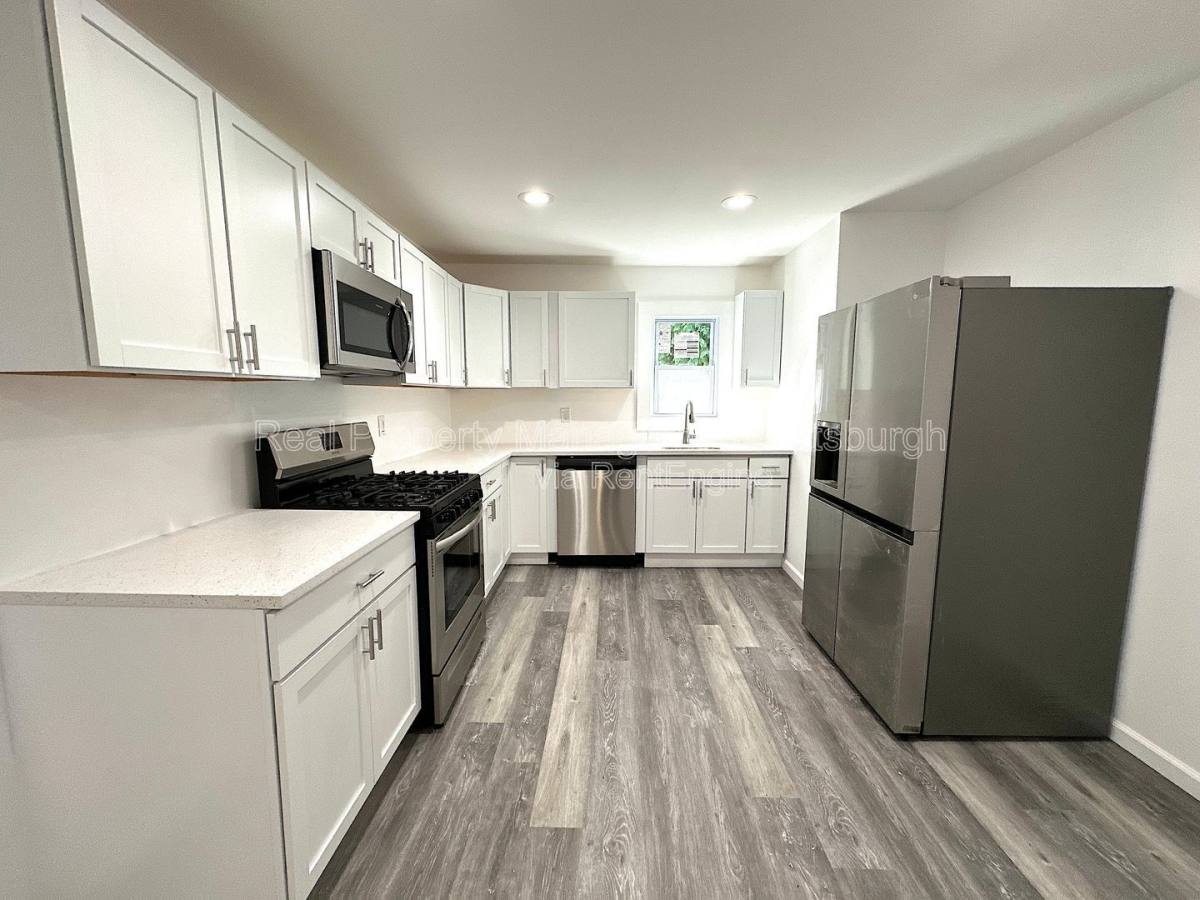 House for rent at 6184 Poketa Rd, Verona, PA 15147