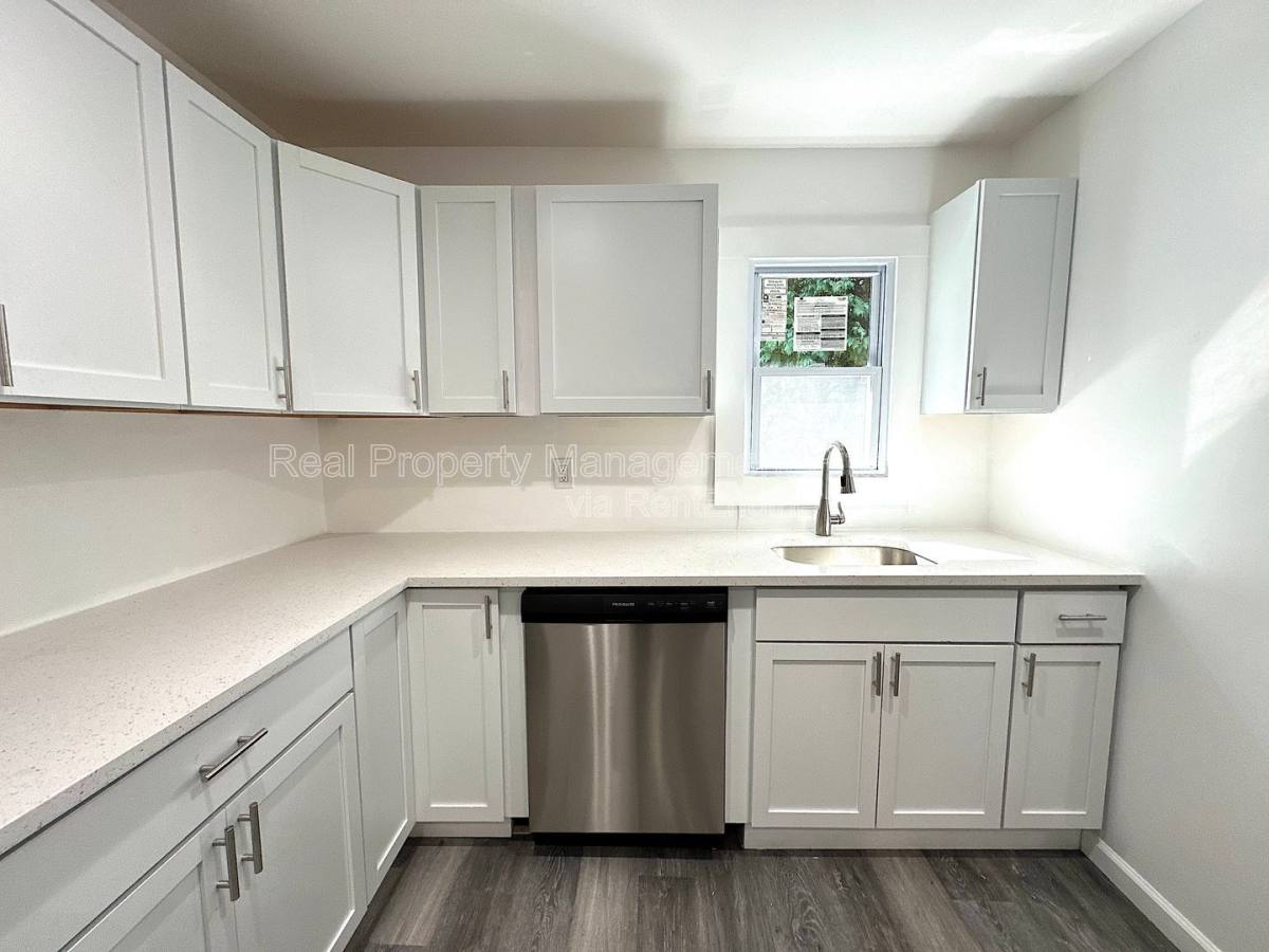 House for rent at 6184 Poketa Rd, Verona, PA 15147