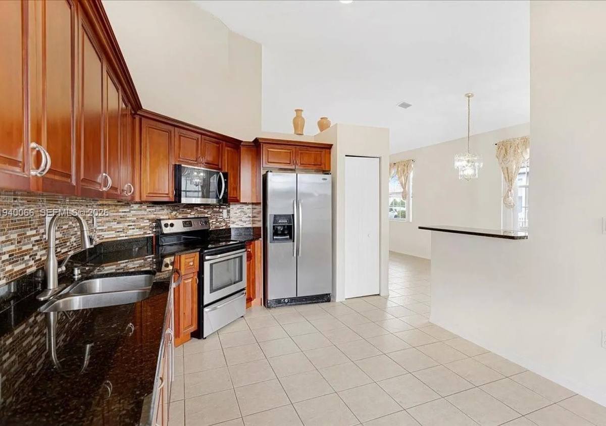 House for rent at 7620 S Aragon Blvd, Fort Lauderdale, FL 33322