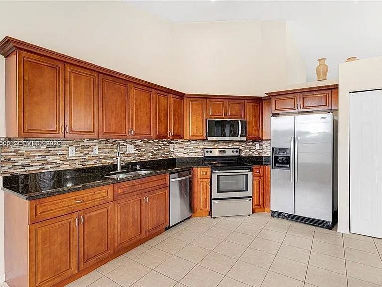 House for rent at 7620 S Aragon Blvd, Fort Lauderdale, FL 33322