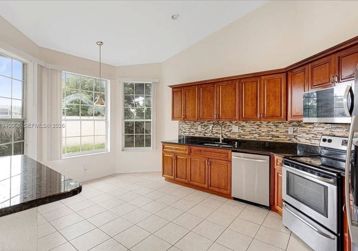 House for rent at 7620 S Aragon Blvd, Fort Lauderdale, FL 33322