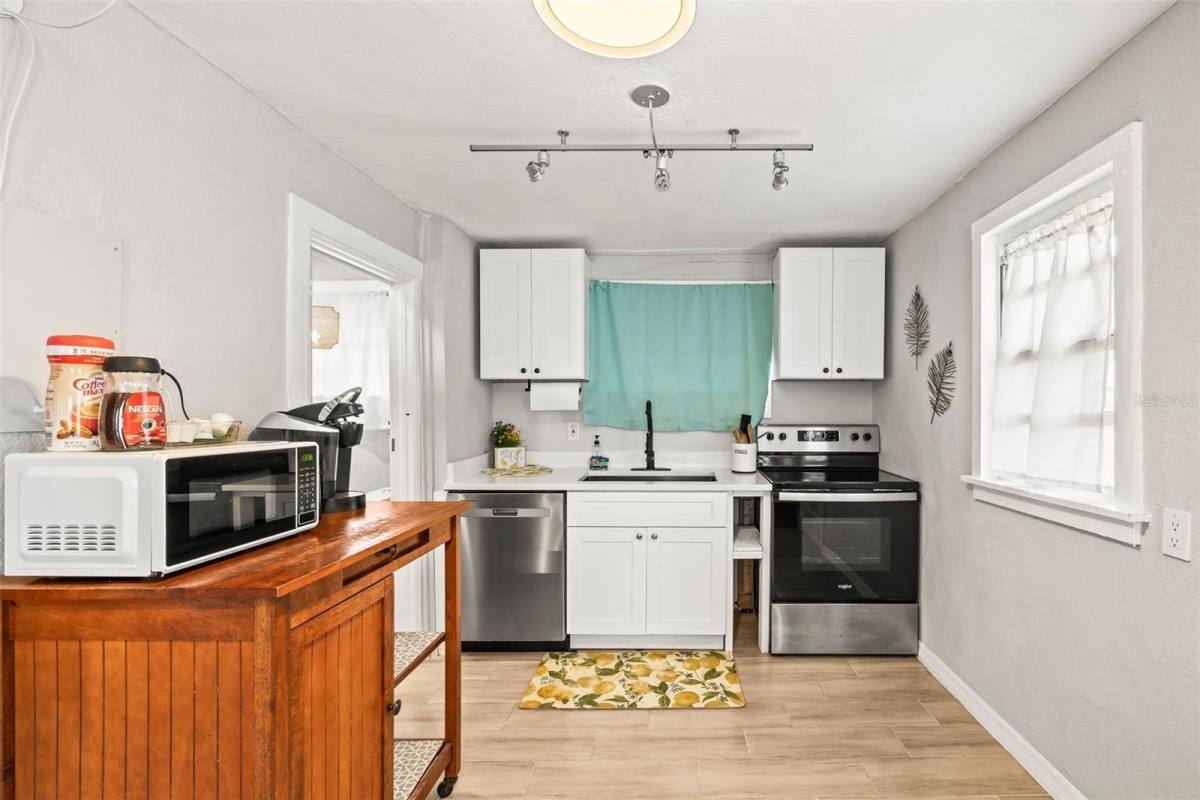 Apartment for rent at 2867 12th Ave N #1, Saint Petersburg, FL 33713