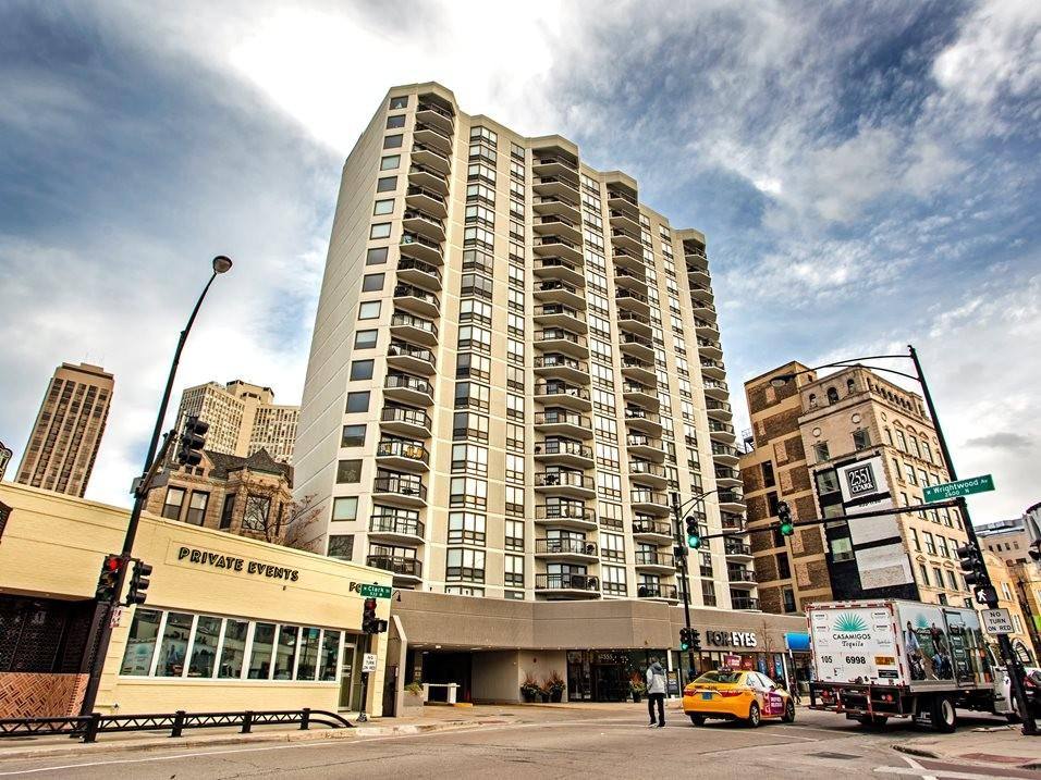 Apartment for rent at 2555 N Clark, Chicago, IL 60614