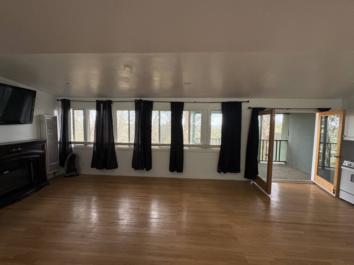 Townhouse for rent at 1400 San Remo Dr, Pacific Palisades, CA 90272