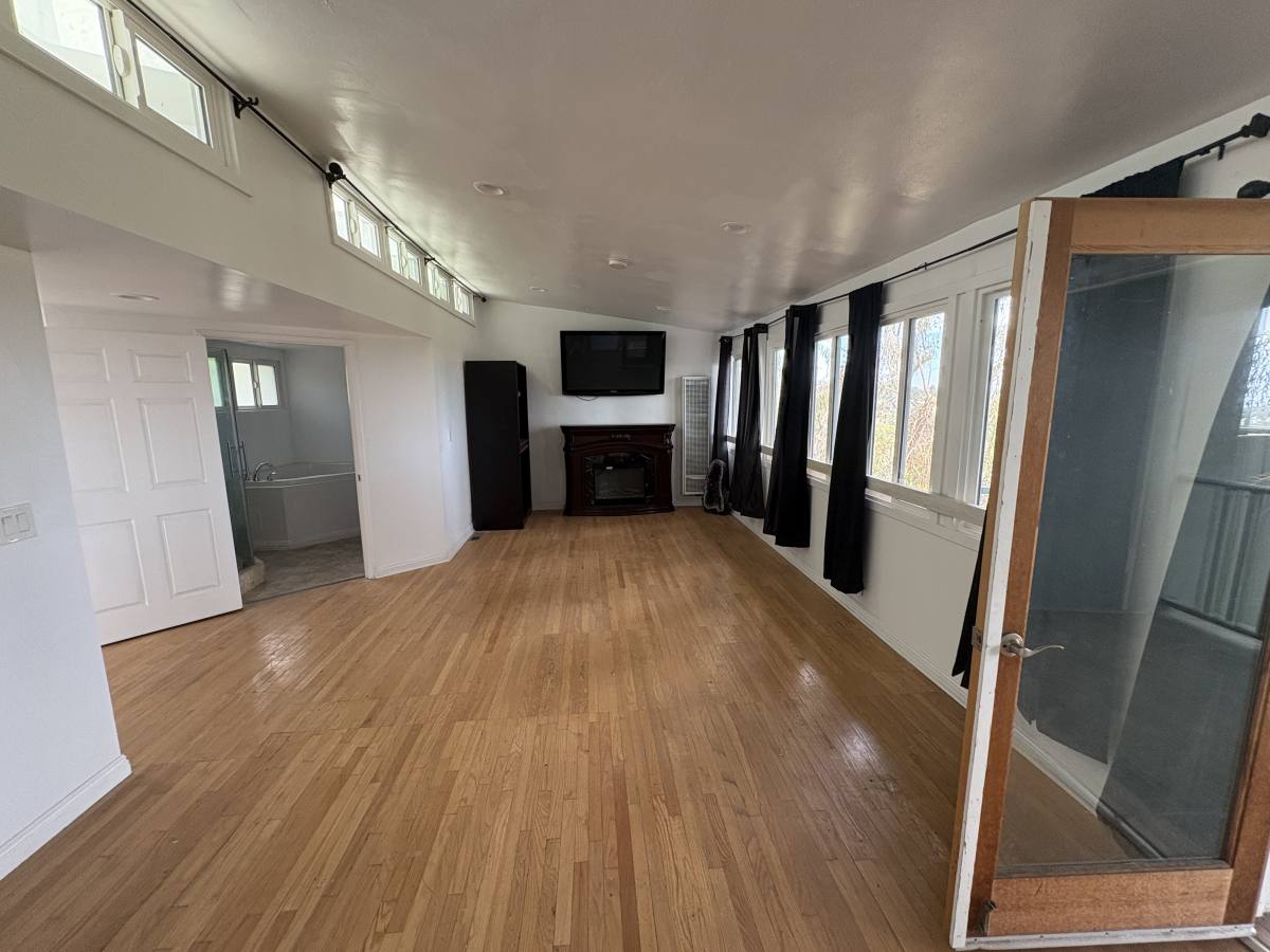 Townhouse for rent at 1400 San Remo Dr, Pacific Palisades, CA 90272