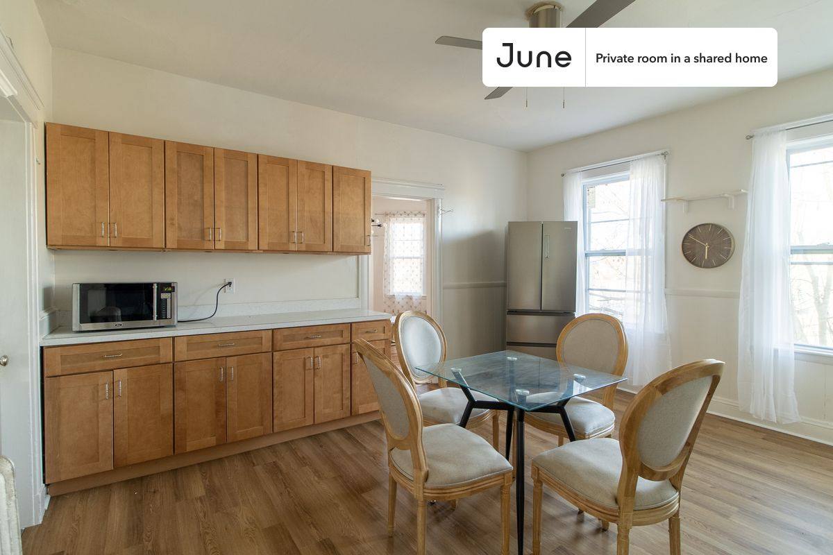 Apartment for rent at 61 Lithgow #D, Dorchester Center, MA 02124