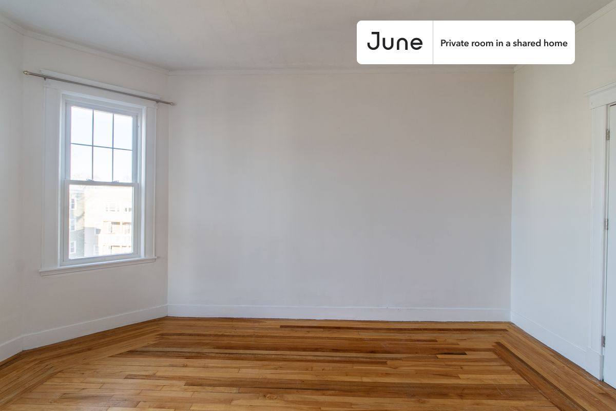 Apartment for rent at 61 Lithgow #D, Dorchester Center, MA 02124