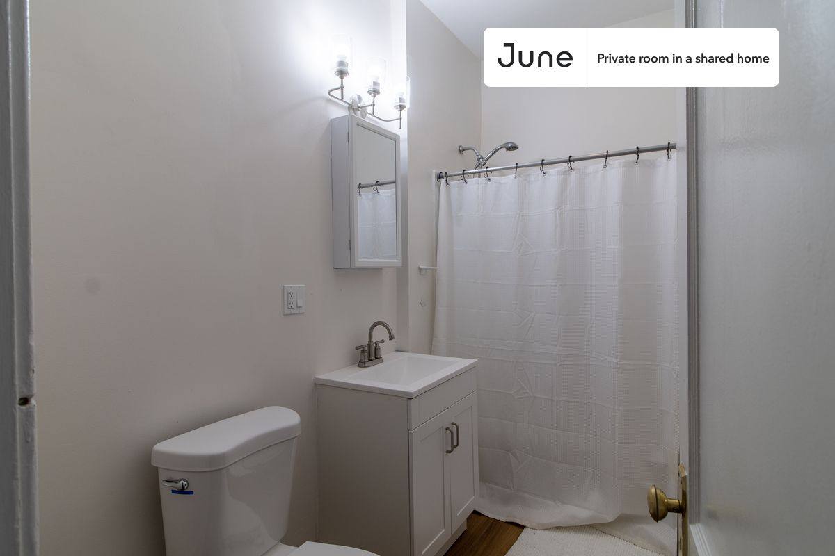 Apartment for rent at 61 Lithgow #D, Dorchester Center, MA 02124