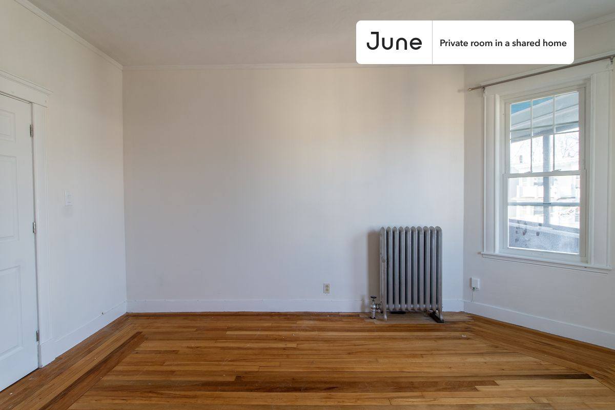 Apartment for rent at 61 Lithgow #D, Dorchester Center, MA 02124