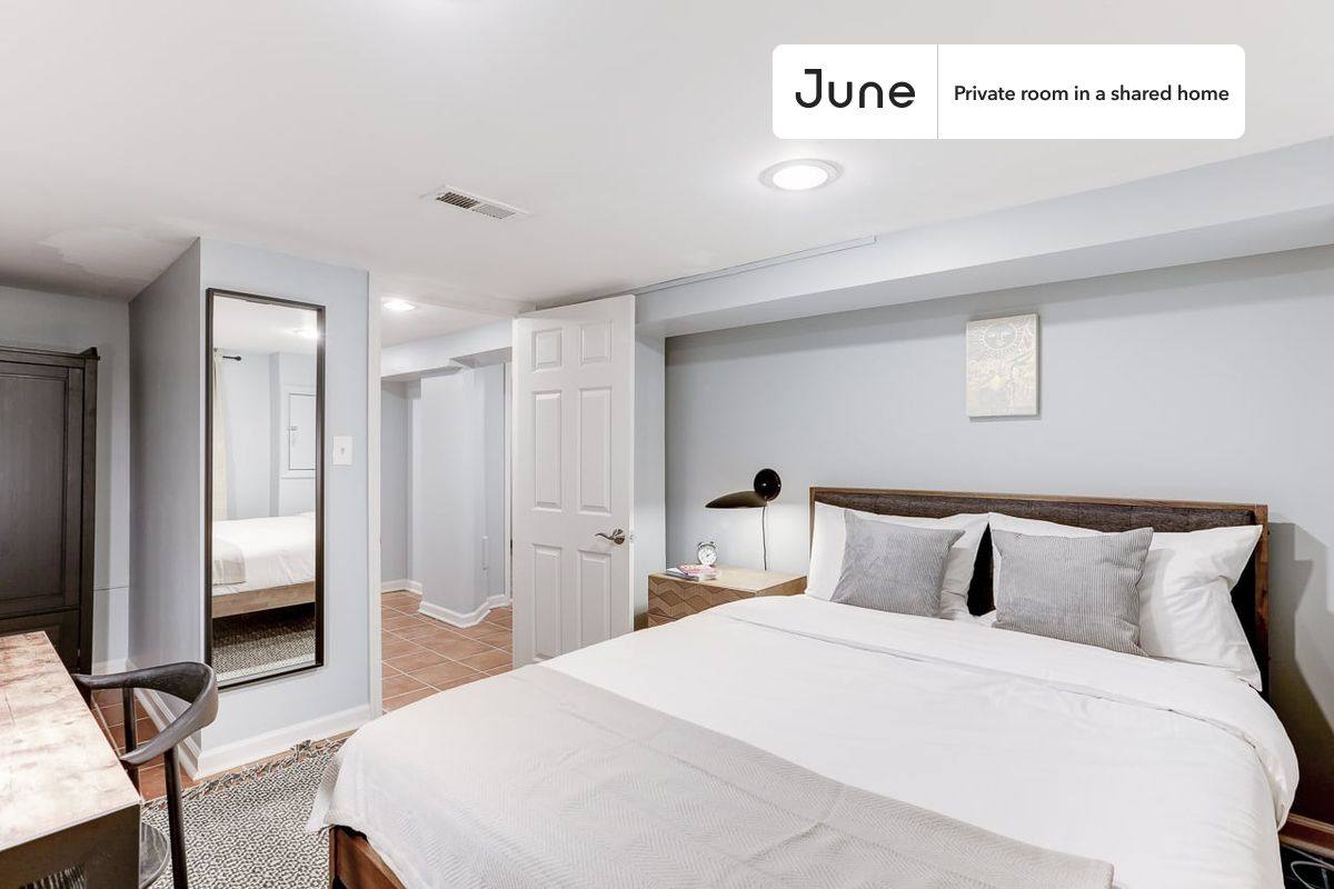 Apartment for rent at 1329 E St NE #A, Washington, DC 20002