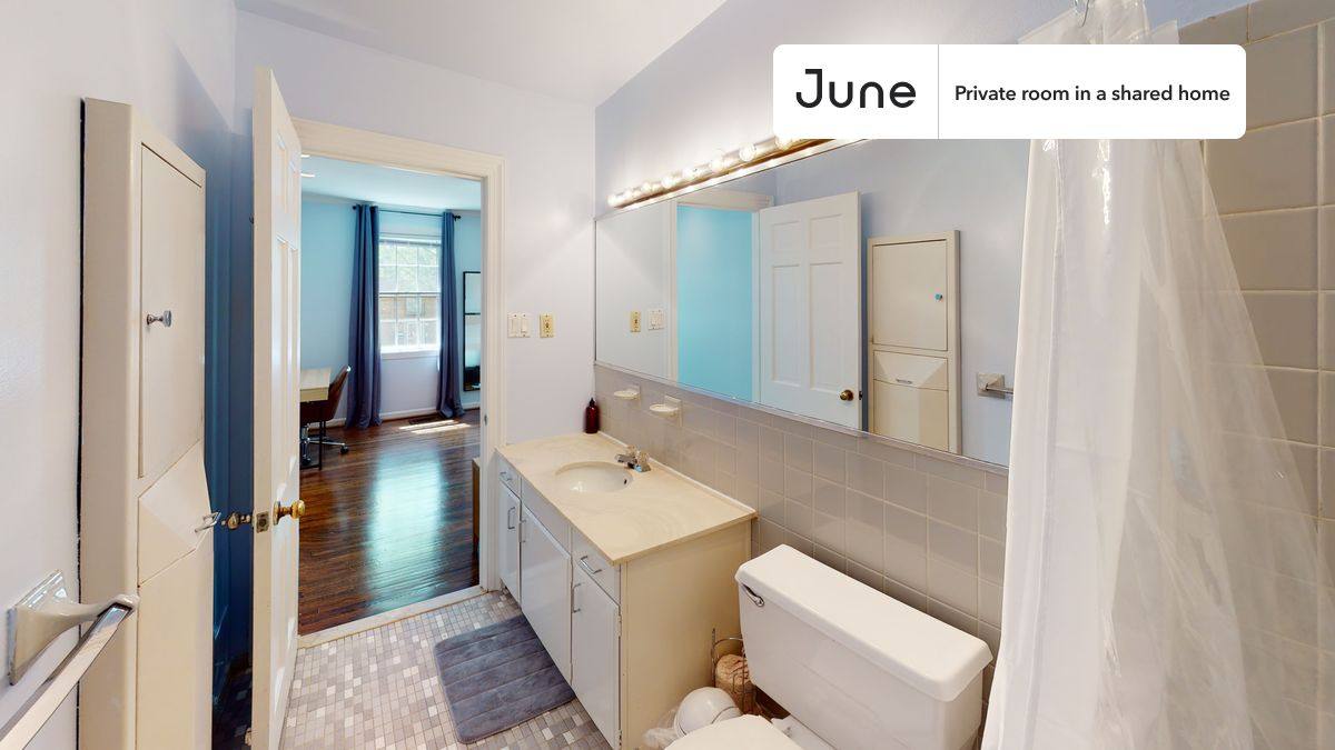Apartment for rent at 511 G St SW E, Washington, DC 20024