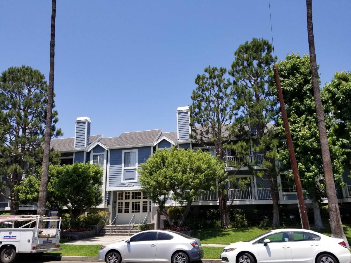 Apartment for rent at 19119 Sherman Way #105, Reseda, CA 91335