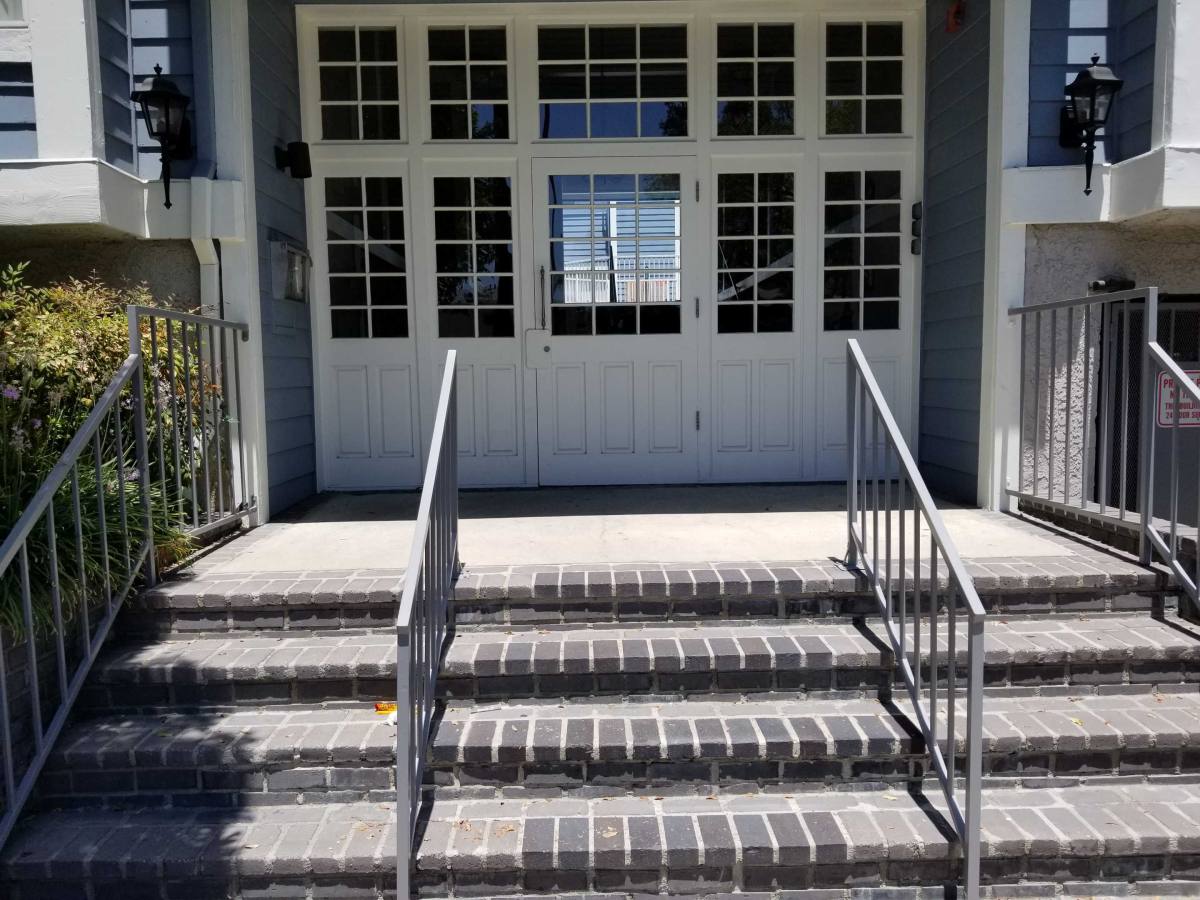 Apartment for rent at 19119 Sherman Way #105, Reseda, CA 91335