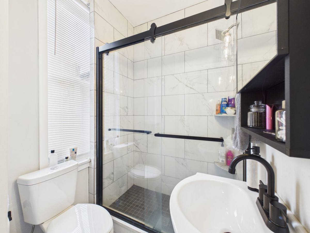 Apartment for rent at 520 N 19th St, Philadelphia, PA 19130