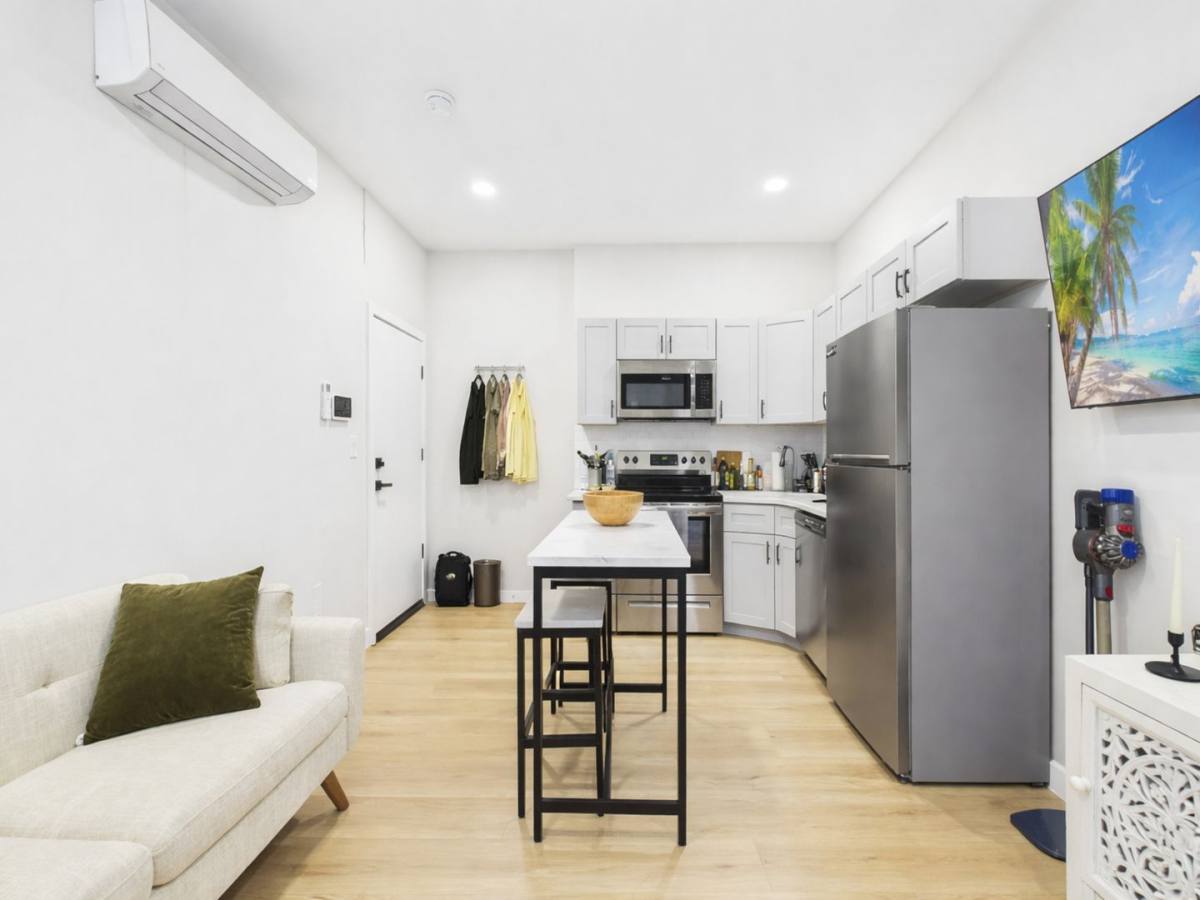 Apartment for rent at 520 N 19th St, Philadelphia, PA 19130