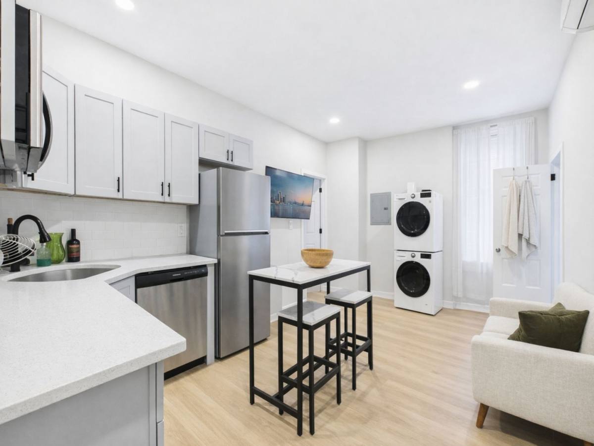 Apartment for rent at 520 N 19th St, Philadelphia, PA 19130