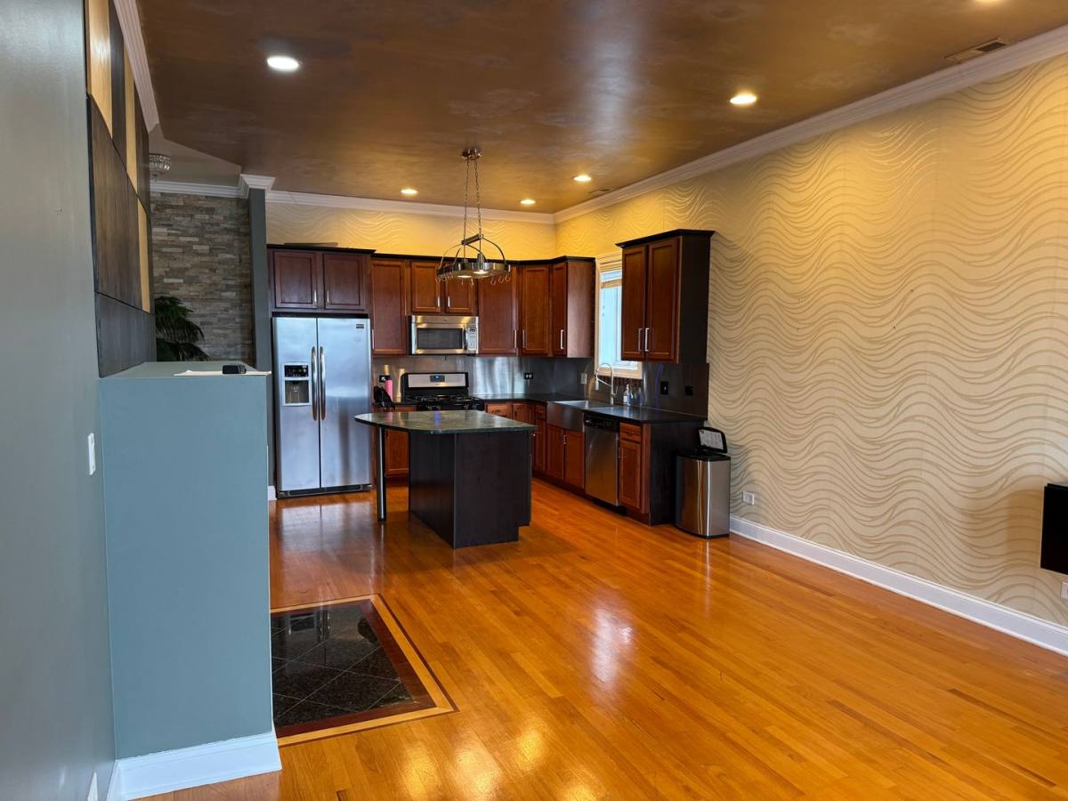 Apartment for rent at 1837 N Harlem Ave, Elmwood Park, IL 60707