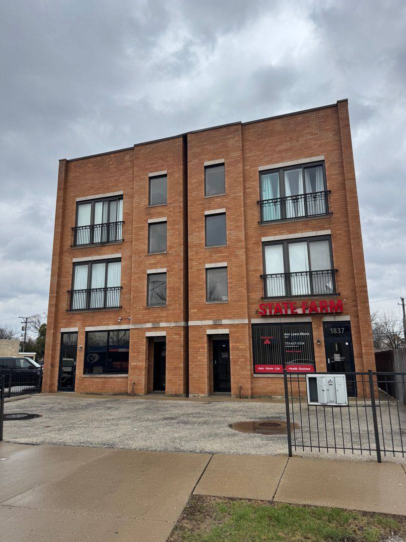 Apartment for rent at 1837 N Harlem Ave, Elmwood Park, IL 60707